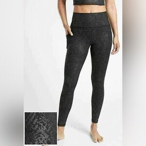 Athleta Salutation Stash Pocket II 7/8 Sz M Black Embossed Leggings